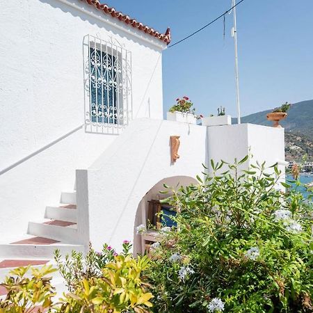 Traditional House Under The Clock Tower With Sweet View Poros Town Ngoại thất bức ảnh