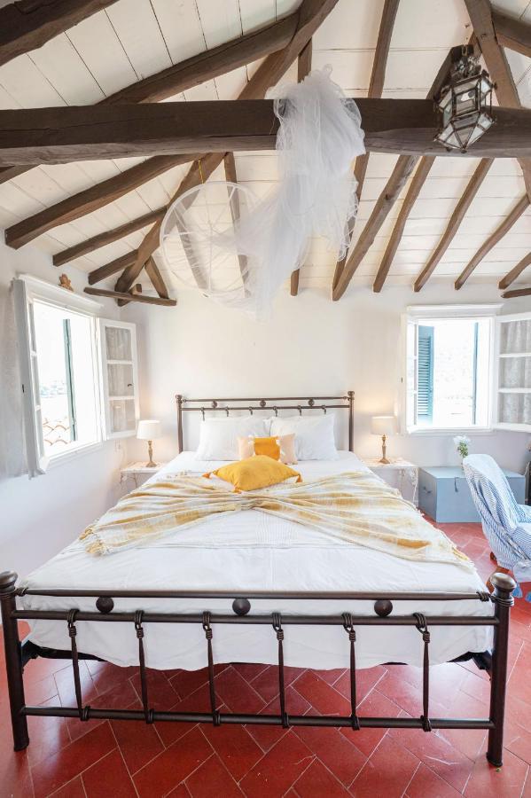 Traditional House Under The Clock Tower With Sweet View Poros Town Ngoại thất bức ảnh