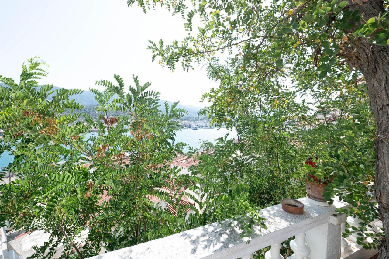 Traditional House Under The Clock Tower With Sweet View Poros Town Ngoại thất bức ảnh