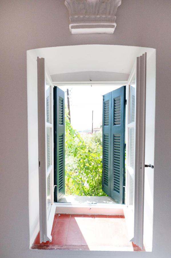 Traditional House Under The Clock Tower With Sweet View Poros Town Ngoại thất bức ảnh