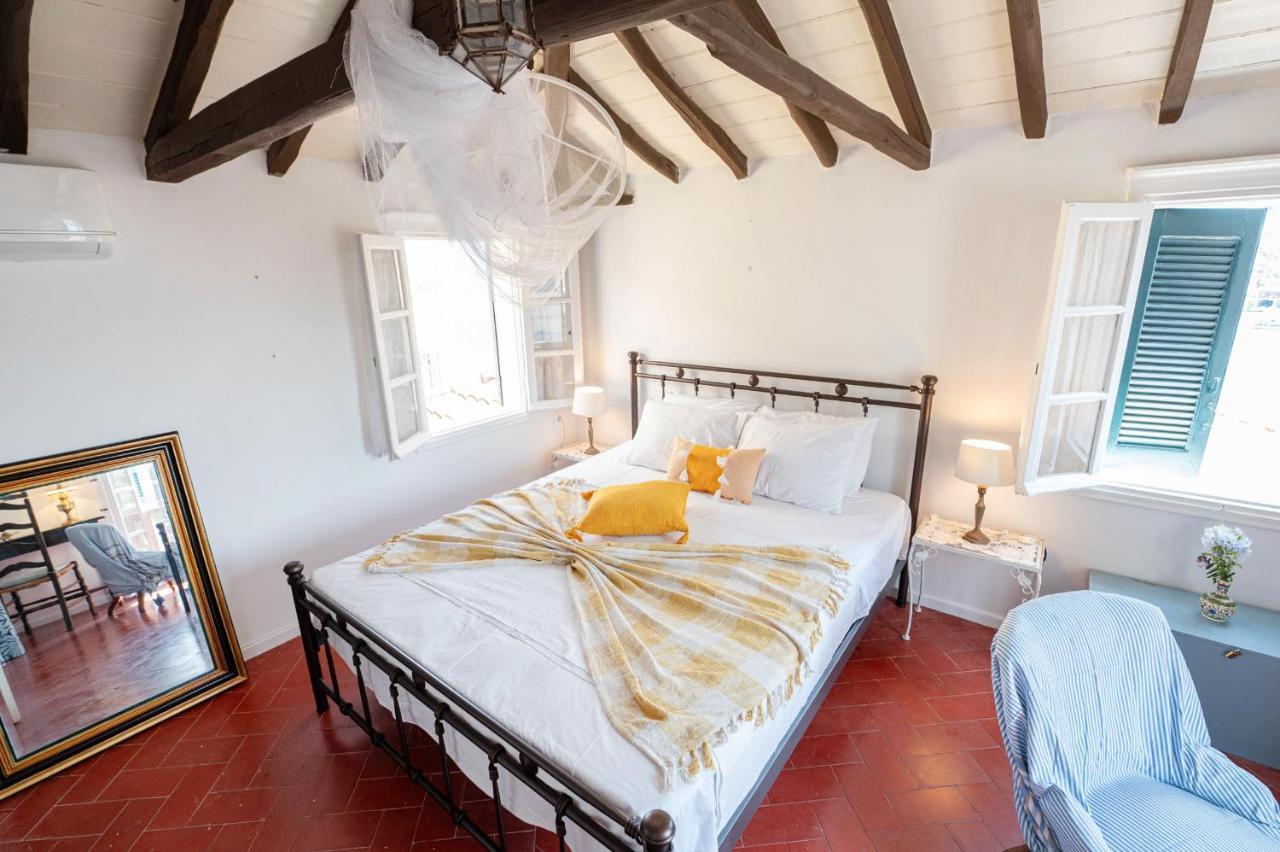 Traditional House Under The Clock Tower With Sweet View Poros Town Ngoại thất bức ảnh