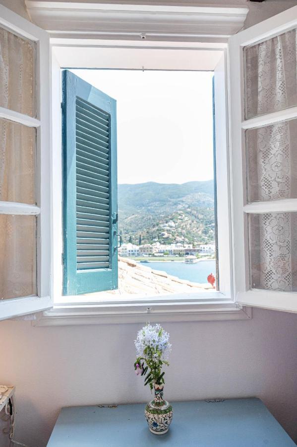 Traditional House Under The Clock Tower With Sweet View Poros Town Ngoại thất bức ảnh