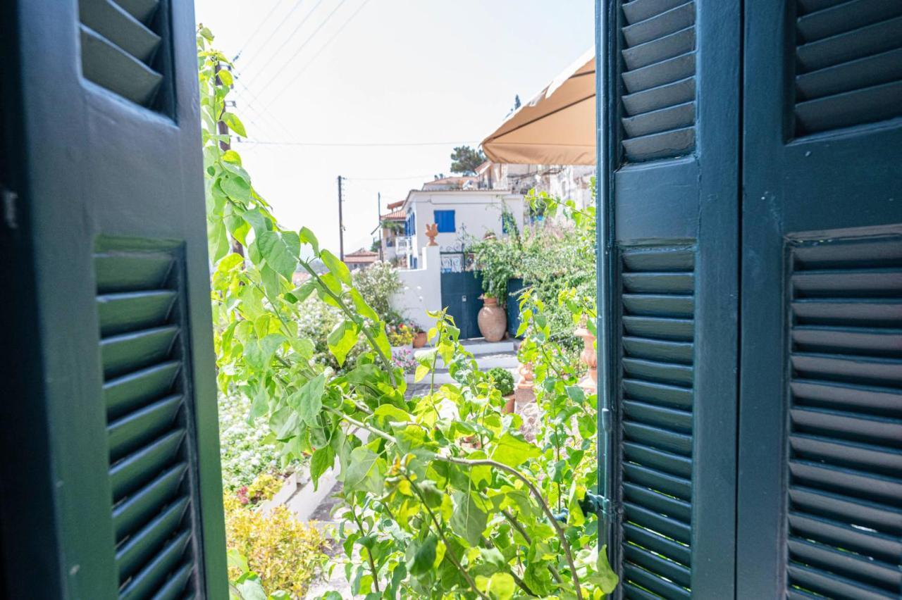 Traditional House Under The Clock Tower With Sweet View Poros Town Ngoại thất bức ảnh