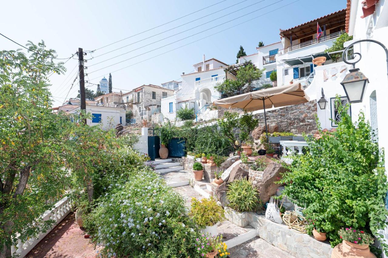 Traditional House Under The Clock Tower With Sweet View Poros Town Ngoại thất bức ảnh