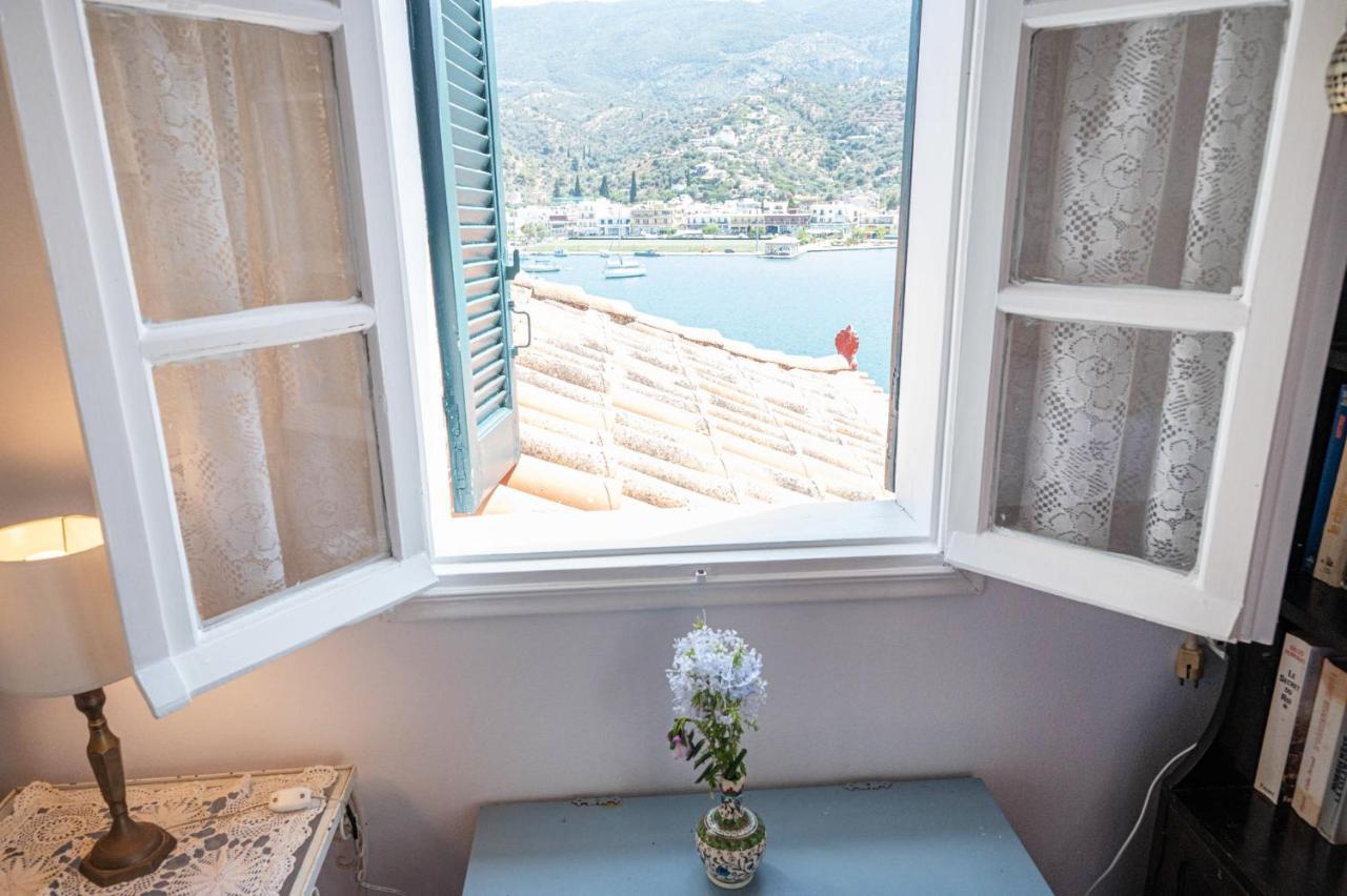 Traditional House Under The Clock Tower With Sweet View Poros Town Ngoại thất bức ảnh