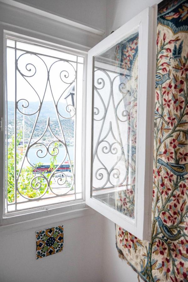 Traditional House Under The Clock Tower With Sweet View Poros Town Ngoại thất bức ảnh
