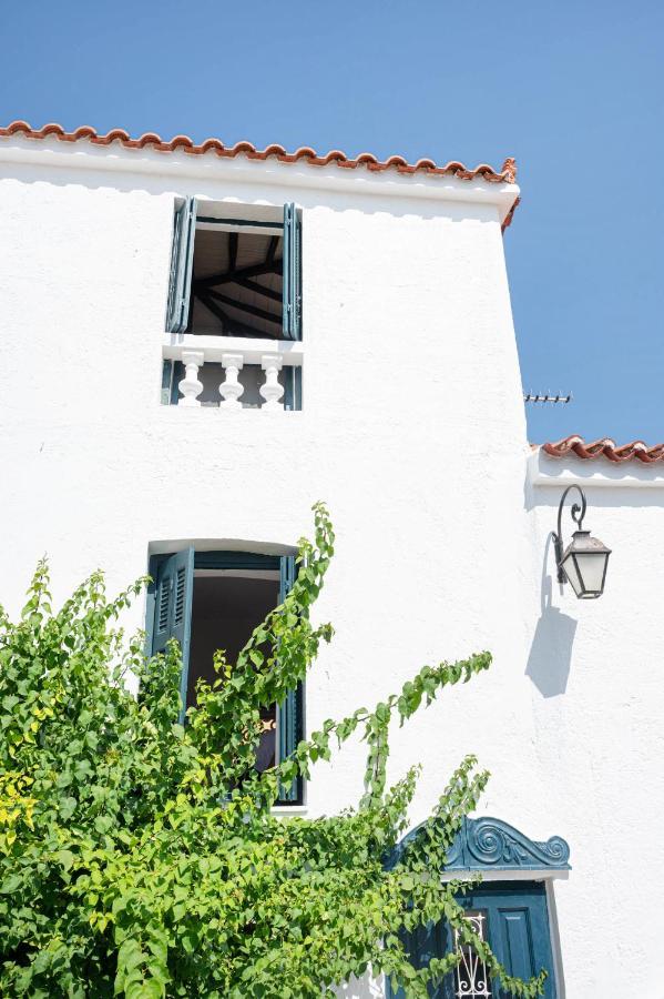 Traditional House Under The Clock Tower With Sweet View Poros Town Ngoại thất bức ảnh
